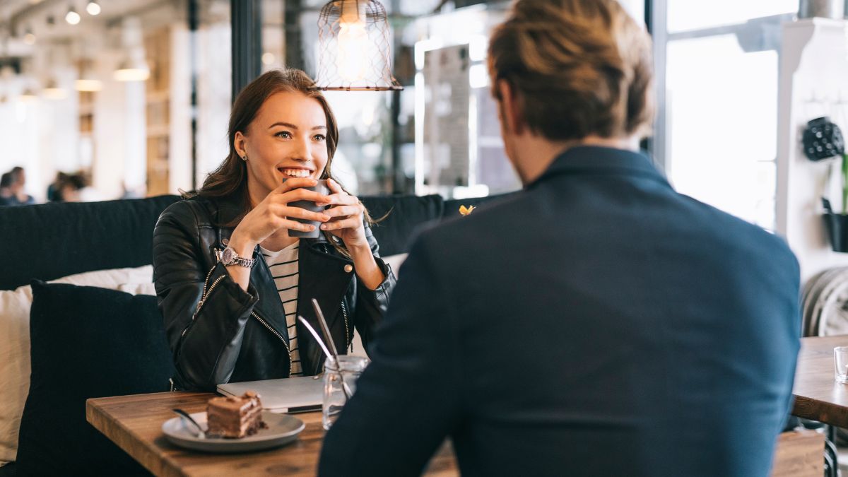 He Left a Date Mid Dinner After a Shocking Phone Discovery