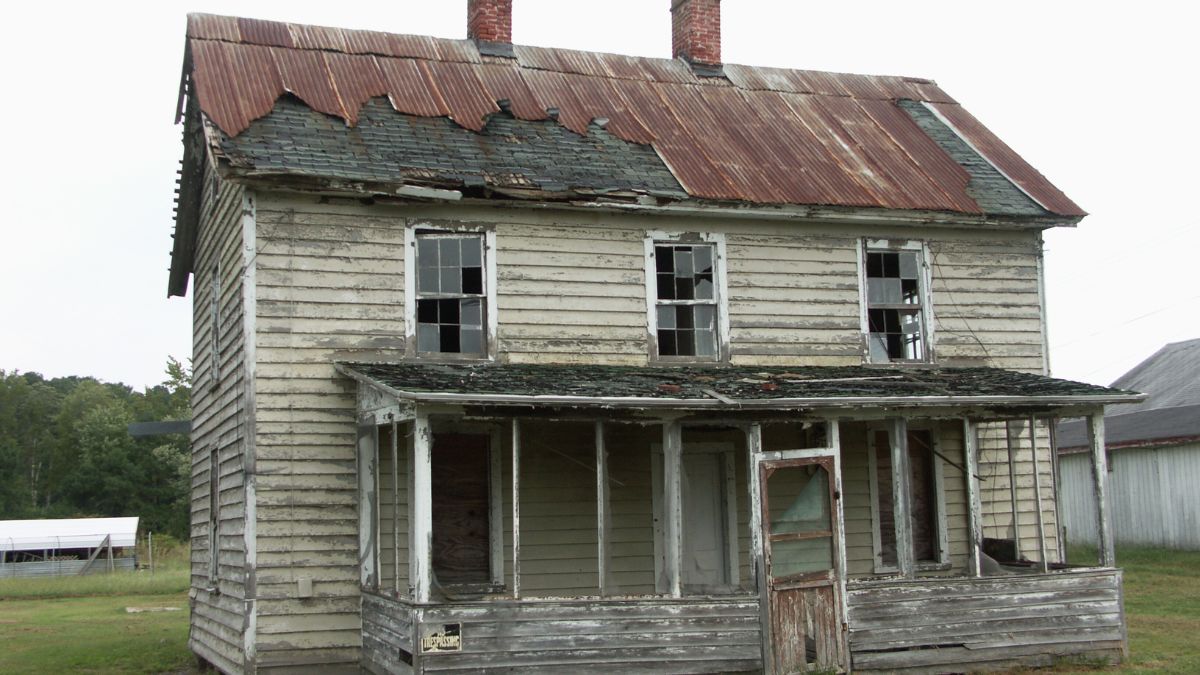 The Signs Your House Has “Sick Building Syndrome”