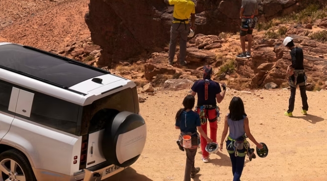 Defender Announces the 2025 Defender Service Awards Finalists Set to Win up to $30,000 and a new Defender 130