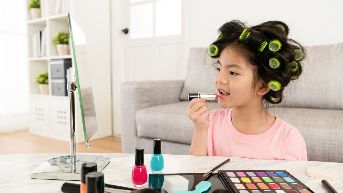 A Mom Left Her Daughter Alone With Makeup and Came Back to a Surprise