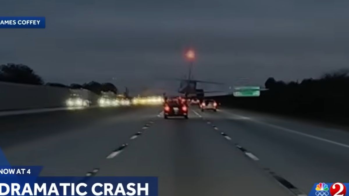 Incredible Video Shows Plane Landing on a Toyota on Florida Highway