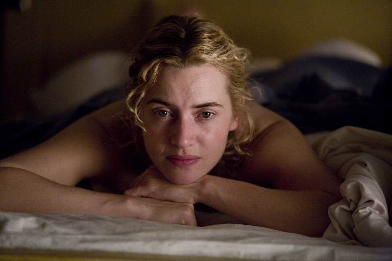 Kate Winslet Criticizes Plastic Surgery Culture in Hollywood as Health Risk