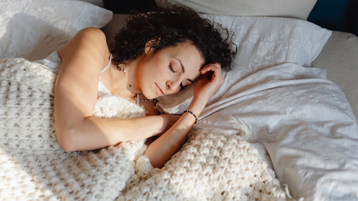 Five Expert Tips for Better Holiday Sleep