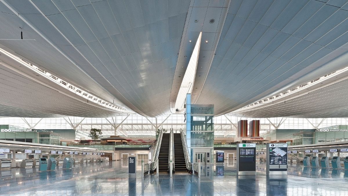 A Travel Agent’s Warning, Never Put Your Phone in an Airport Security Bin