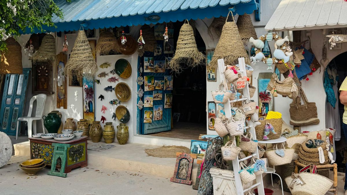 Australian Beach Store Sign Urging Women to Cover Thong Bikinis Ignites Backlash