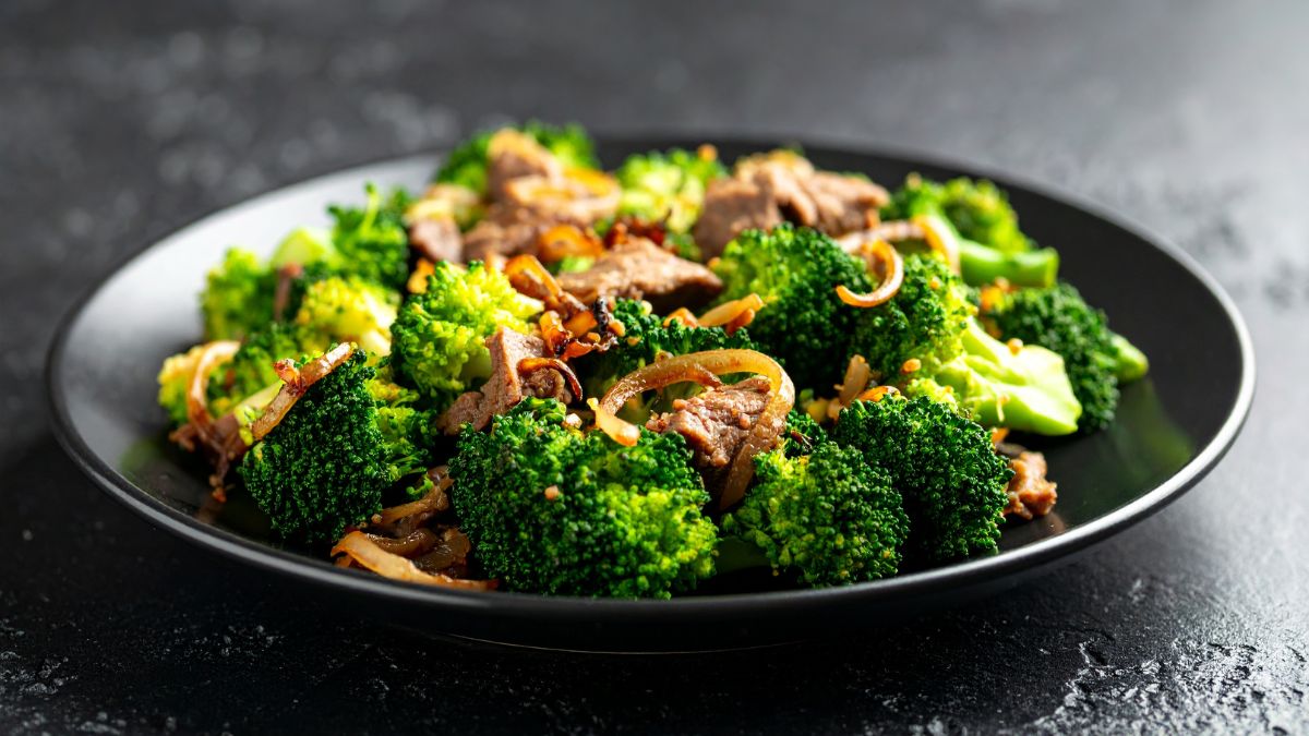 Oncology Dietitians Say This Vegetable Matters Most For Cancer Prevention