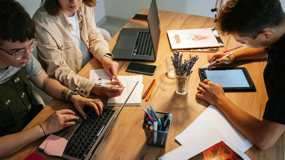 Signs Your Coworkers Don’t Respect Your Boundaries