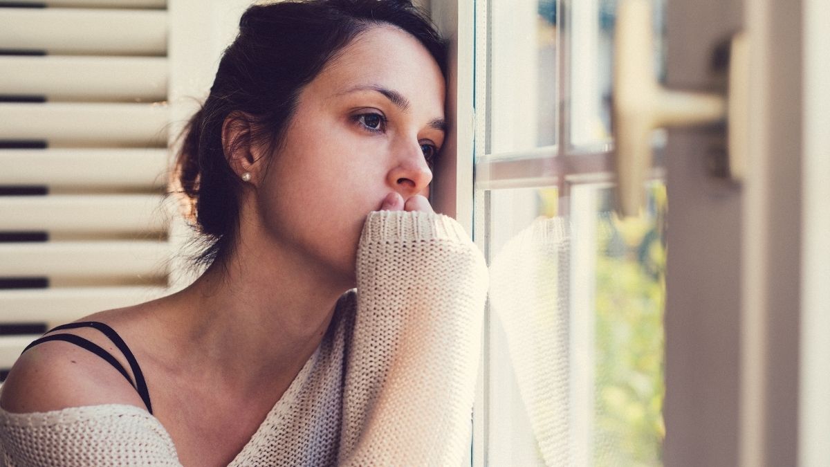 Psychiatrist Reveals 3 Early Warning Signs of Depression