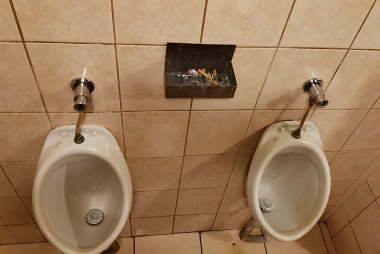 Dream Come True Bathroom Photo Has The Internet Laughing