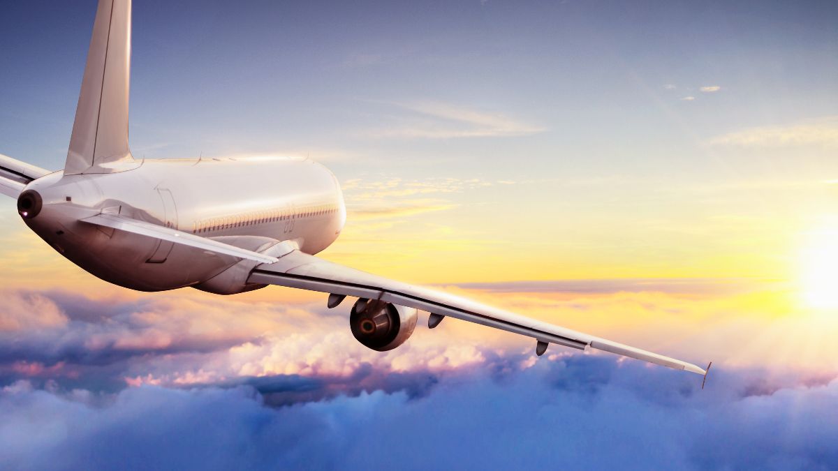 The Secret Sleeping Nook Flight Crews Use on 17 Hour Journeys