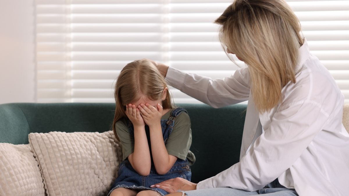 Child Psychologist Says One “Magical Question” Can Teach Kids Emotional Intelligence