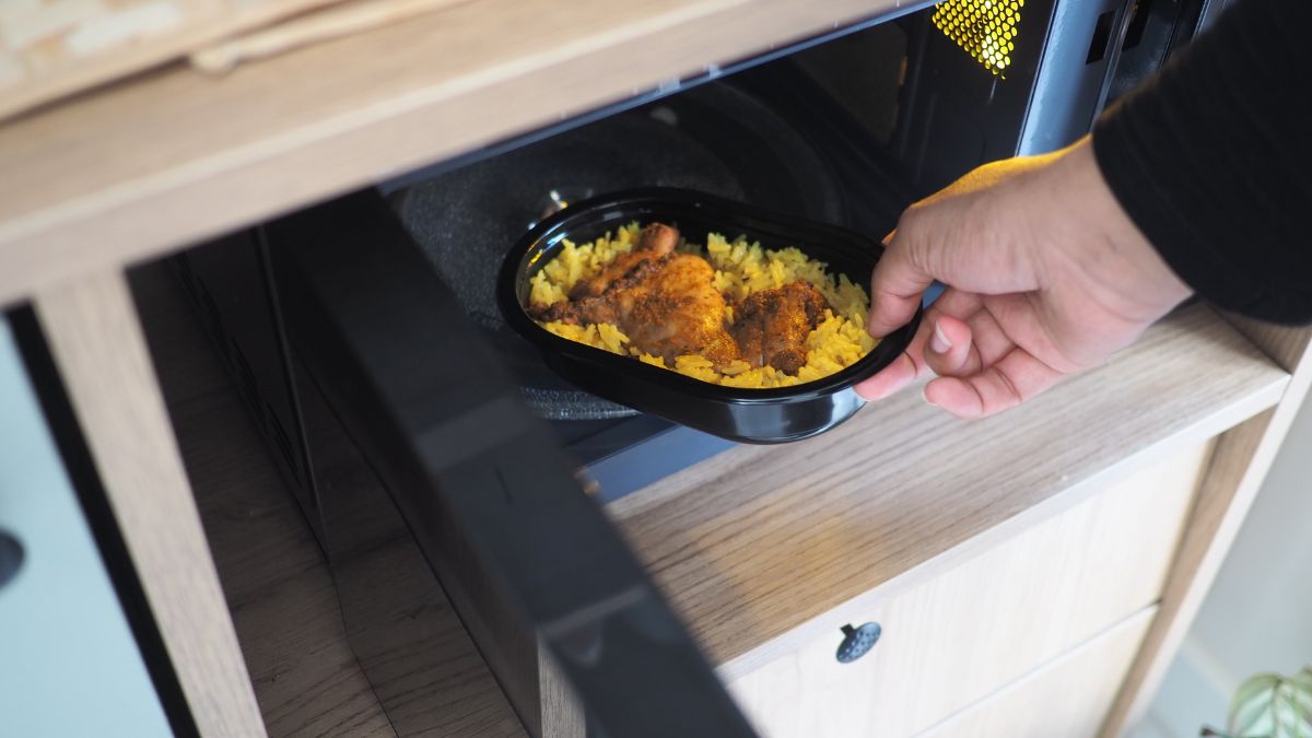 6 Foods Better Kept Out of the Microwave