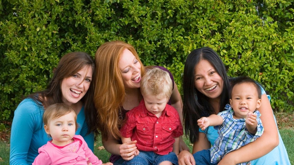 Signs Your Mom Group Might Be Turning Toxic