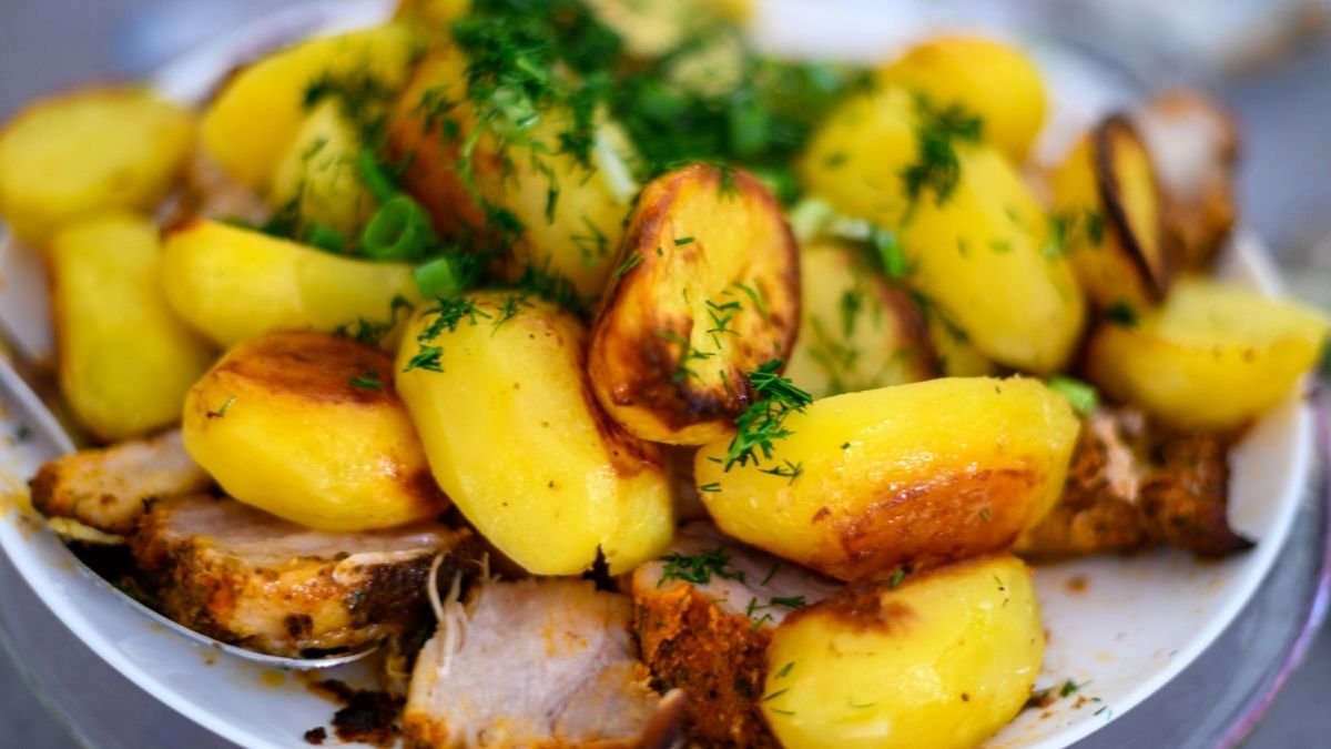 Have You Tried Making Potatoes Like This? They’re Extra Crispy Without Using the Oven