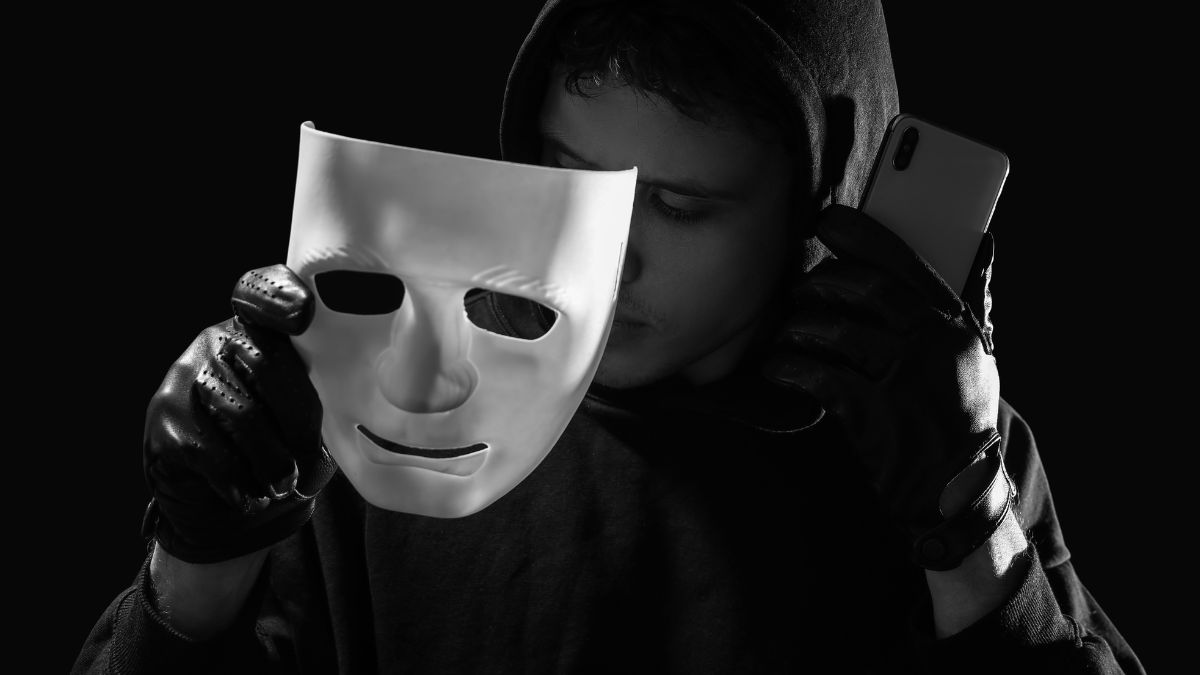 Ways to Spot a Scammer Online Before They Take Your Money