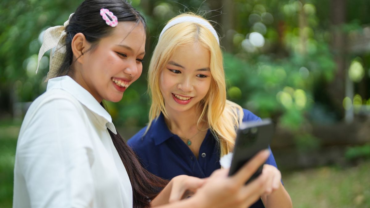 Photos You Should Delete From Your Social Media Profiles Immediately