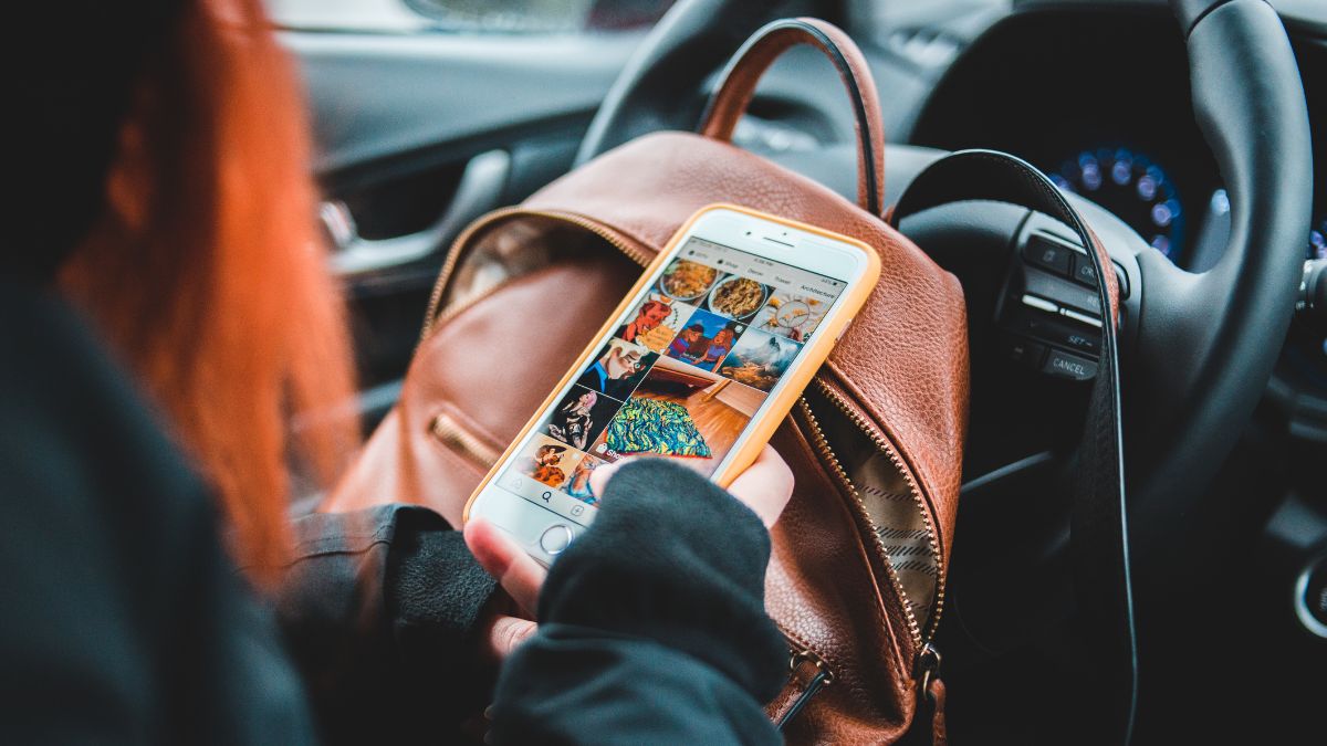 How You Use Social Media Can Affect How Happy You Feel