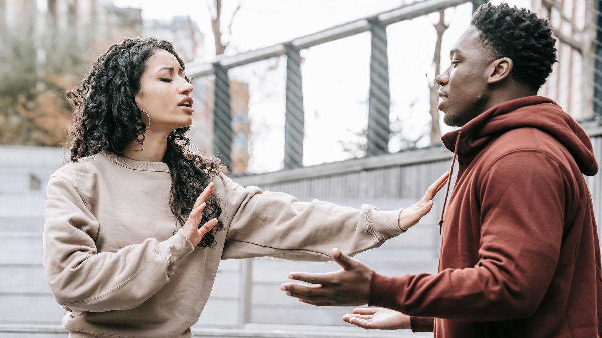 Advisers Say These 11 Habits Can Make a Relationship Feel Draining