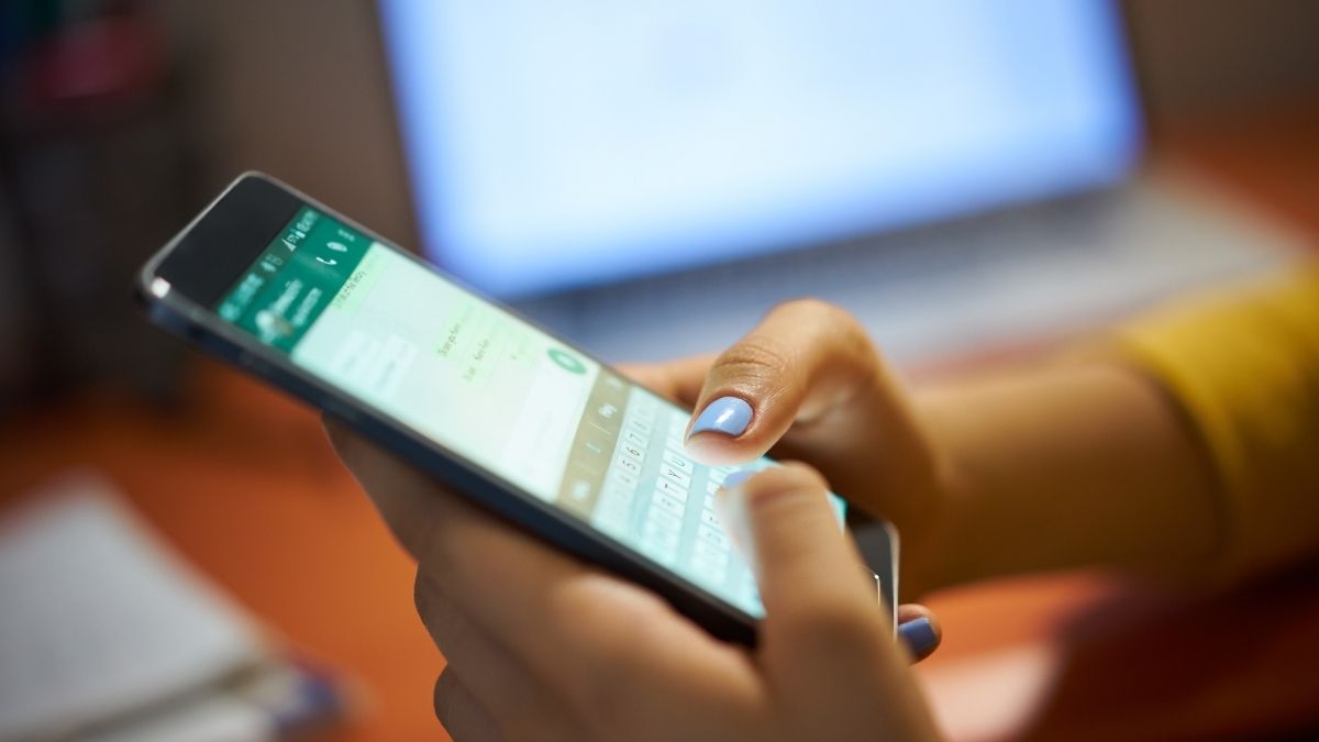 Your Zodiac Sign Shows How You Act and Embarrass Yourself in WhatsApp Groups