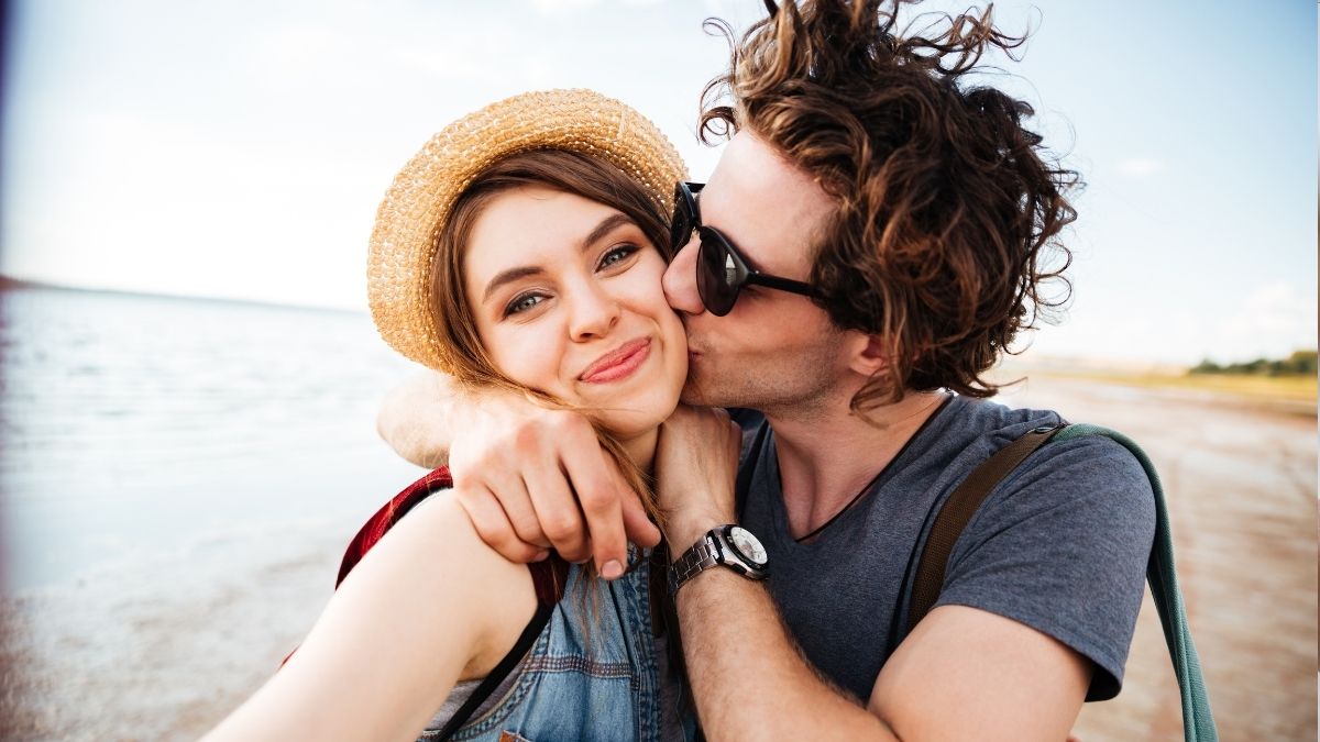 Relationship Counselor Shares Habits All Happy Couples Practice That Many Overlook