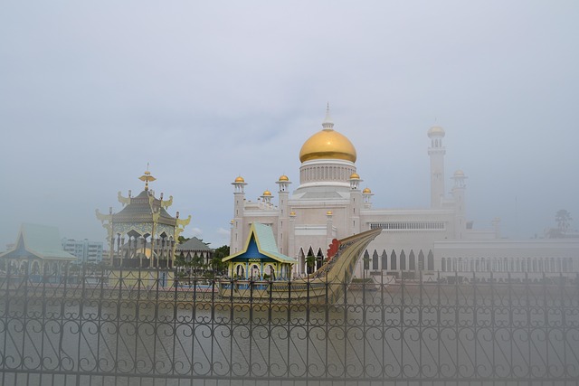 Omar Ali Saifuddien Mosque Brunei Architecture Golden Dome