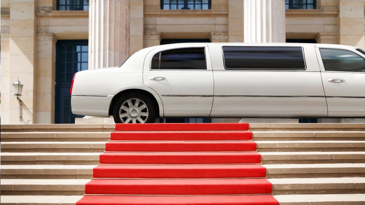 “The “”Earl of Luton””: Royal Impersonation Prank Ends Up Costing Thousands