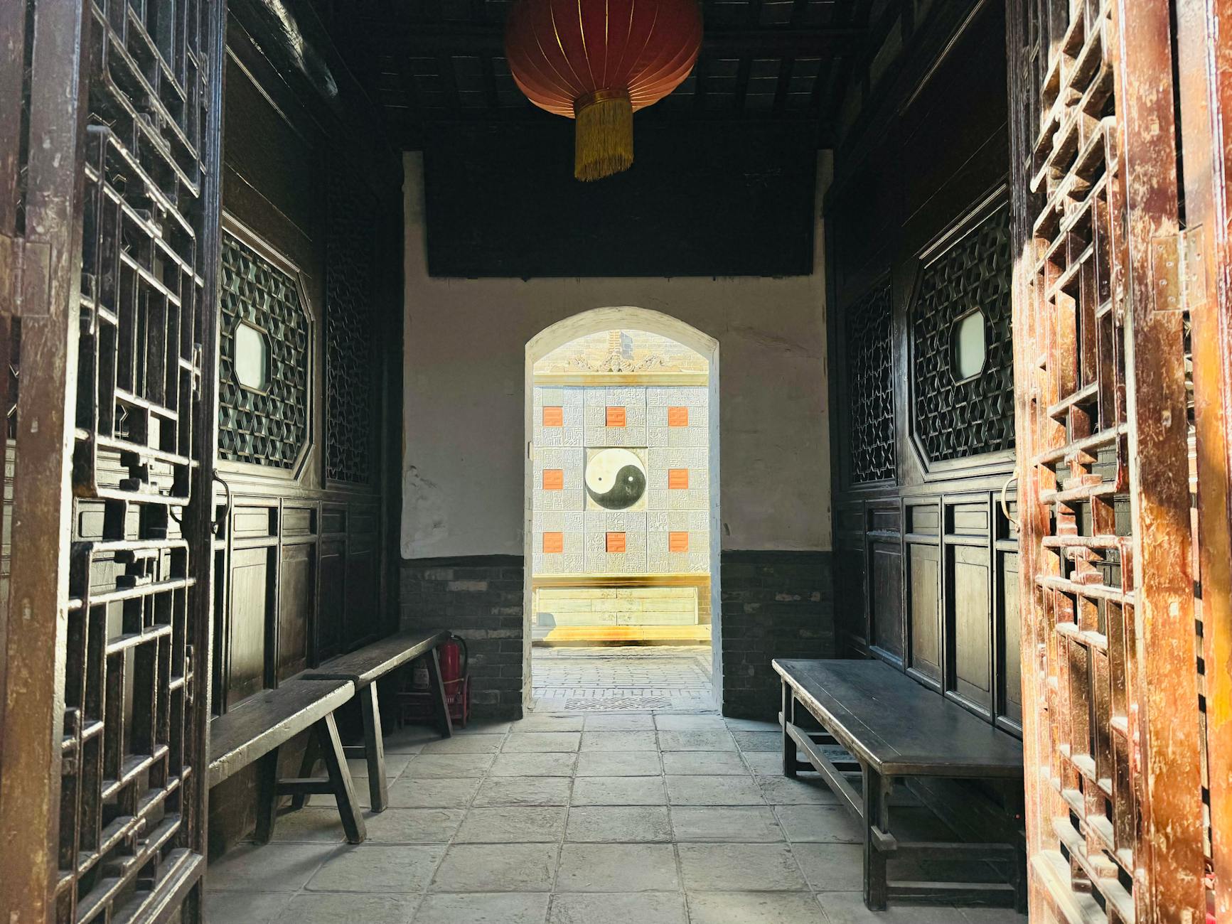 Mirror Facing Front Door Feng Shui