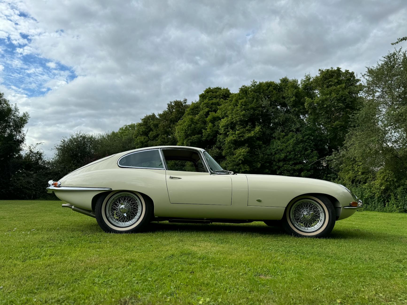 Jaguar E Type Vintage Car
