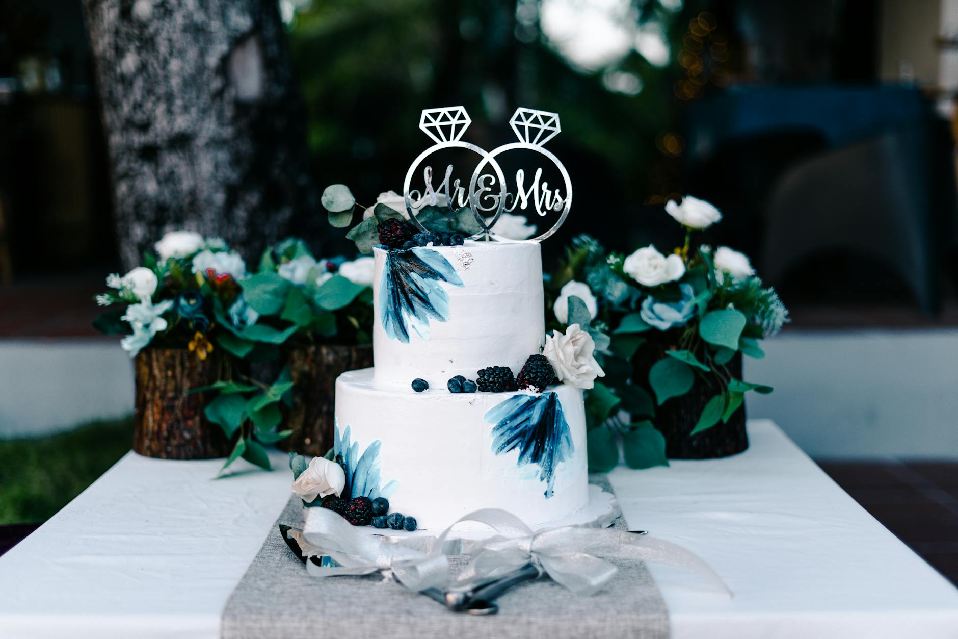 Dark blue Wedding cake