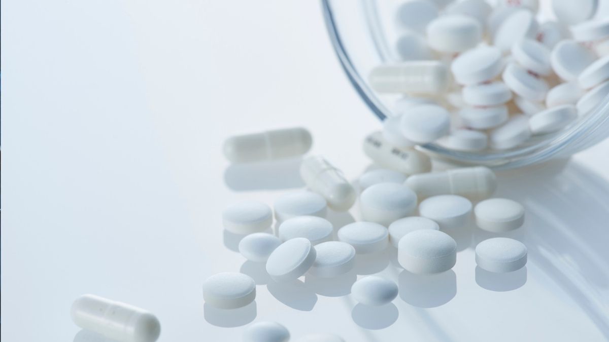 Pharmacist Shares Critical Warning on the Risks of Crushing Tablets