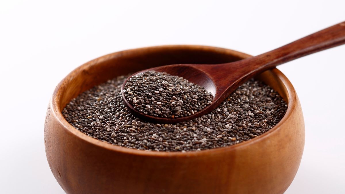 Why Nutritionists Warn Against Eating Chia Seeds Dry