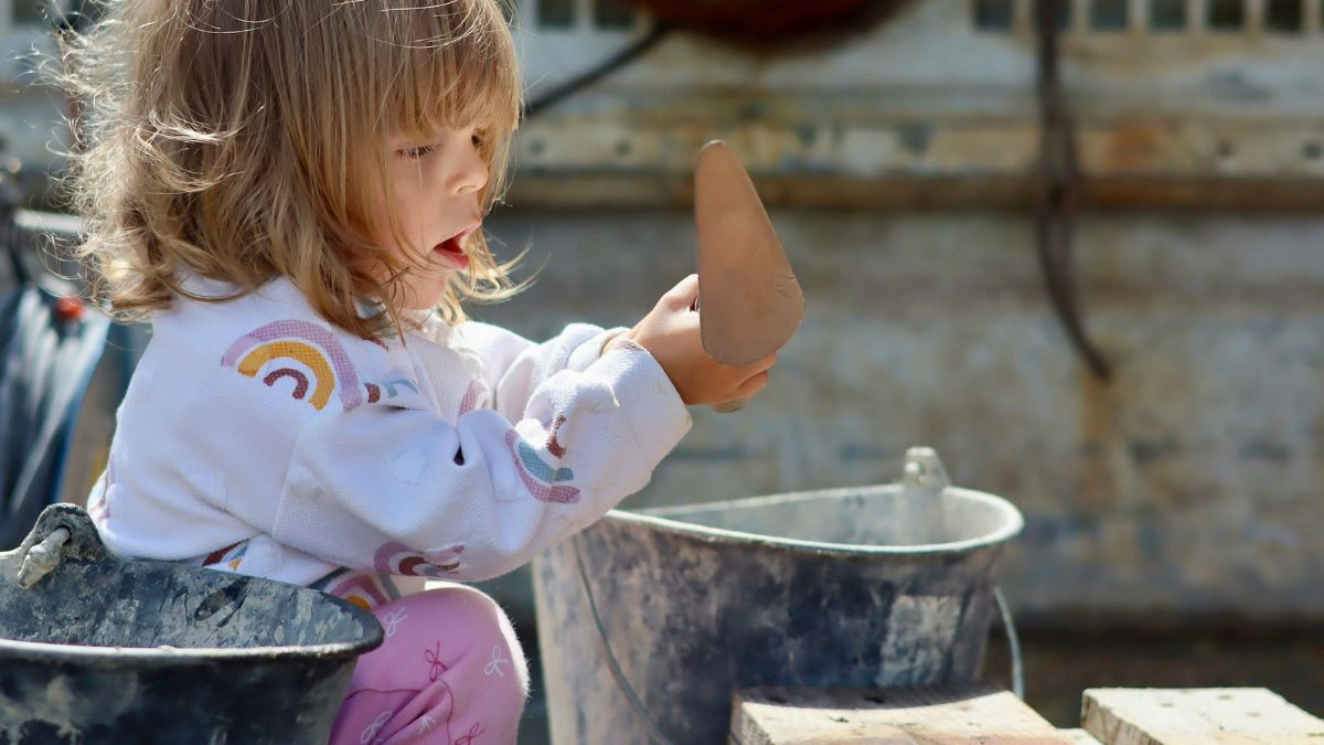 30 Parenting Trends from the 80s That Would Be Considered Illegal Today