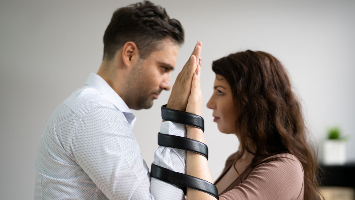 35 Signs You Are in a Codependent Relationship