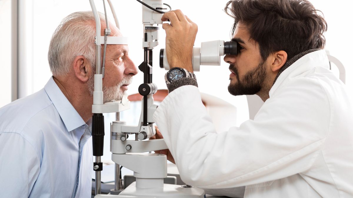 40 Signs You Need to See an Eye Doctor Immediately