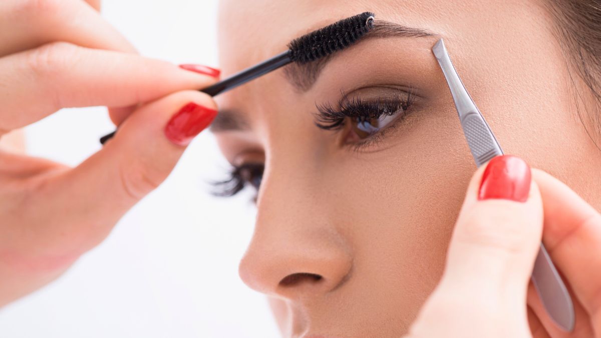 Things You Should Never Do to Your Eyebrows According to Experts