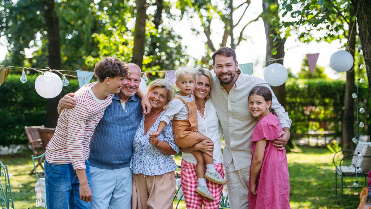 Why You Should Stop Forcing Your Children to Hug Relatives Immediately