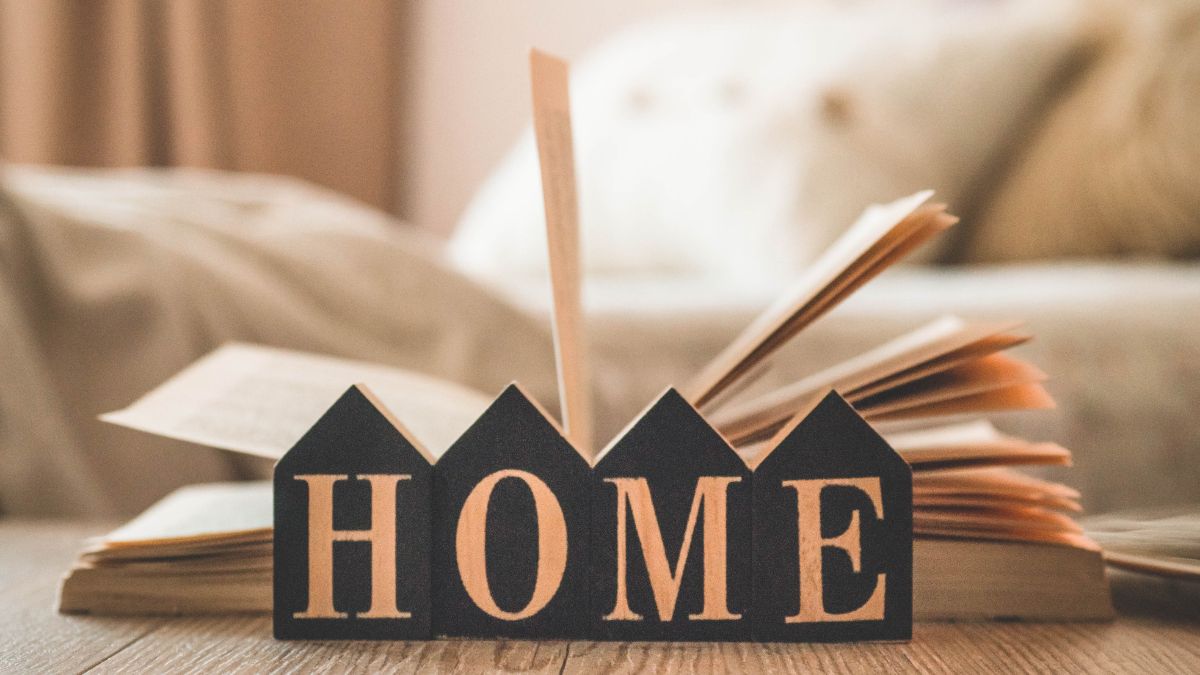 35 Decorating Choices That Make Your Entire House Look “Cheap”