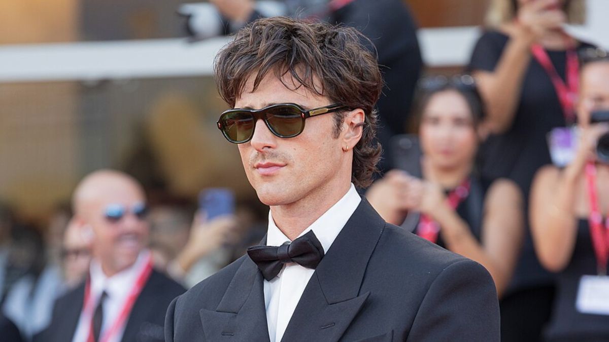 Jacob Elordi’s Summer-Ready Tailoring Is Red Carpet Perfection At Vogue Australia’s Summer Ball 2026