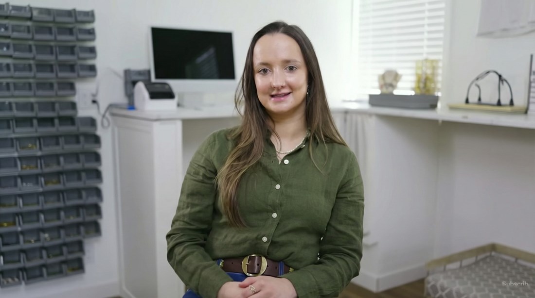 She Dropped Out of College and Launched a Business From Her Bedroom: “I Earn More Than $440,000 a Year”