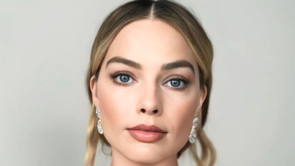 Margot Robbie At 35 Makes Soft-Glam Blonde Waves The Ultimate Going-Out Look To Copy