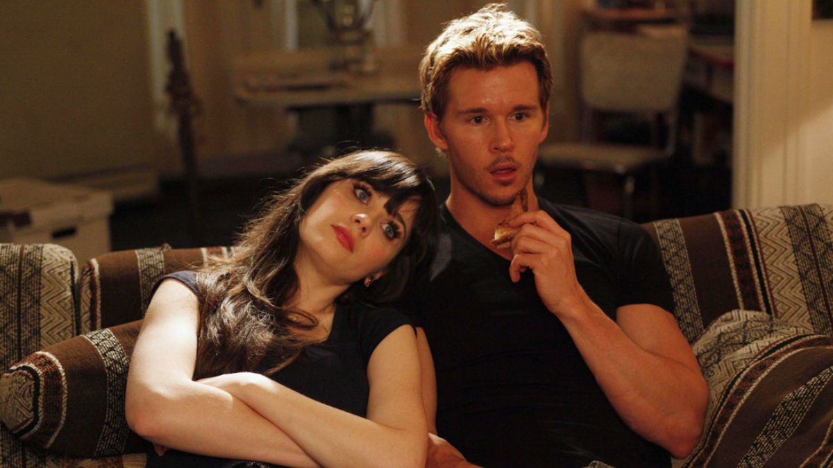 A Woman Complained: “My Boyfriend Has Been Sleeping on the Couch Ever Since His Friend Moved In With Us”