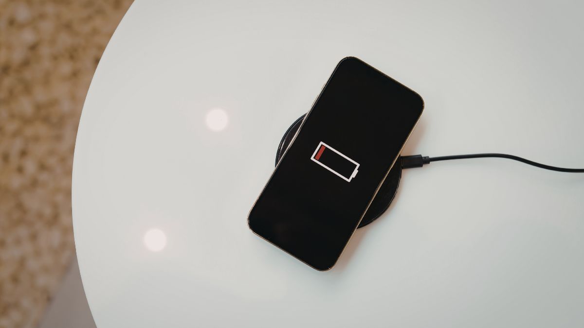 Why Tech Experts Say You Should Stop Charging Your Phone Overnight