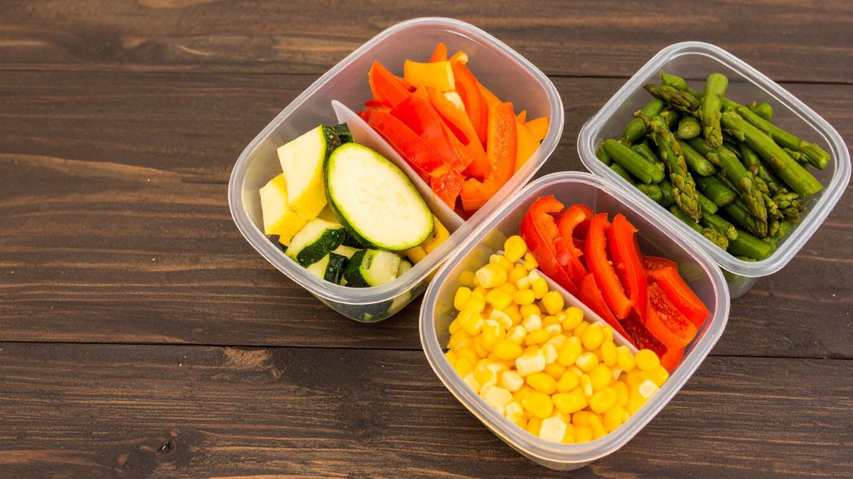 Why Plastic Food Containers Are Not Ideal for Storing Food and What You Should Use Instead