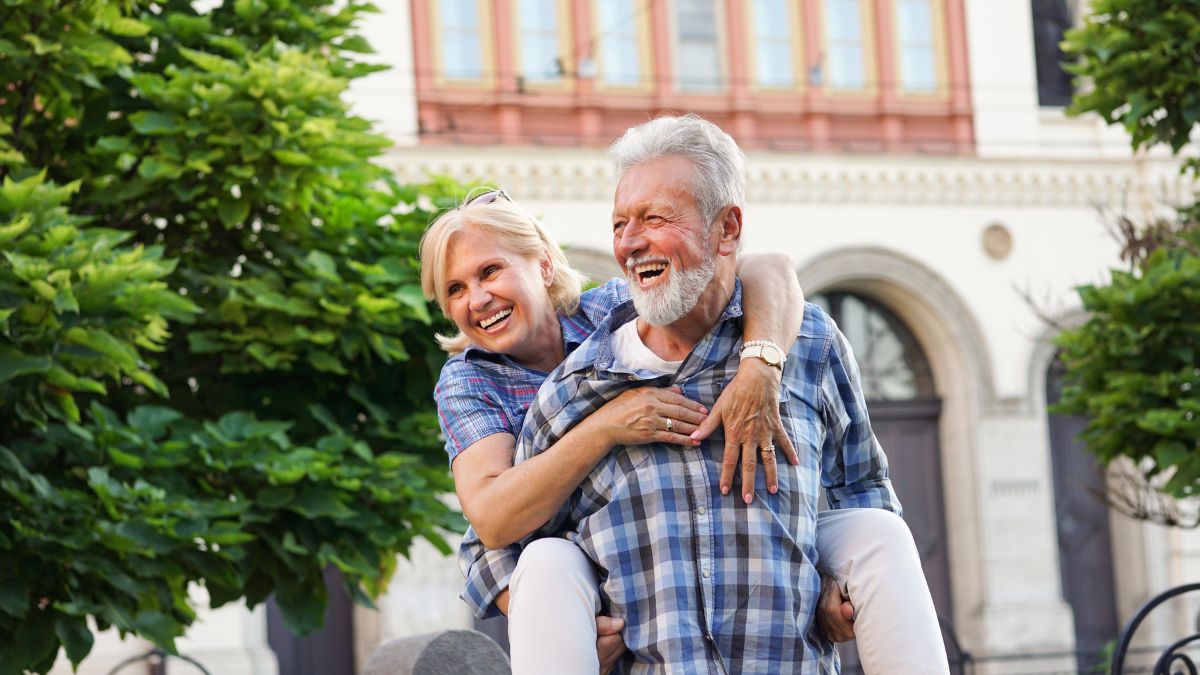 4 Zodiac Signs That Will Meet Their Soulmate Later in Life