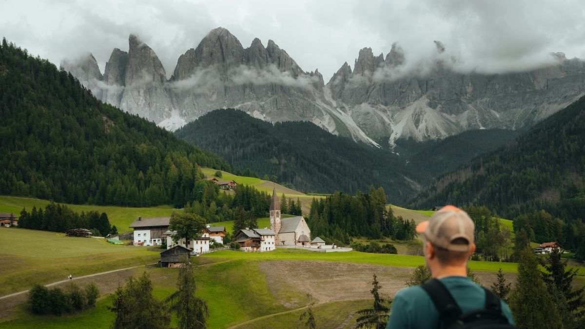 48 Ways to Retire Early and Travel the World