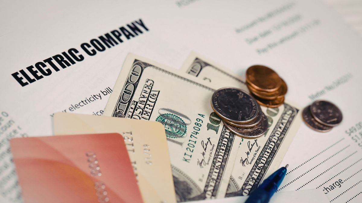 30 Ways to Lower Your Utility Bills Without Sacrificing Comfort