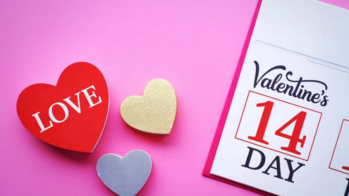 Here Are The Gifts To Avoid On Valentine’s Day That Allegedly Bring Breakups And Sadness