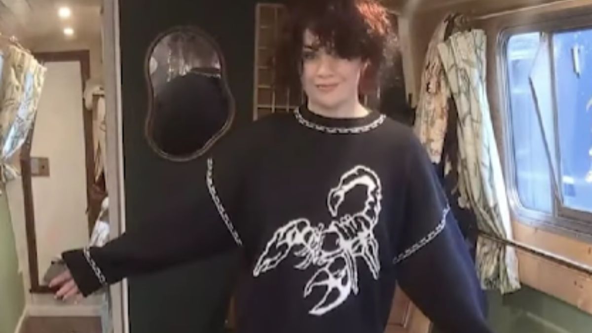 After a Painful Breakup One Woman Buys Old Narrowboat and Calls It Her Best Life Decision