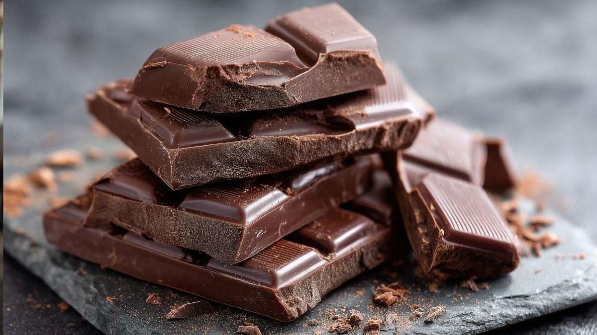 Experts Explain the Ideal Healthy Amount of Dark Chocolate