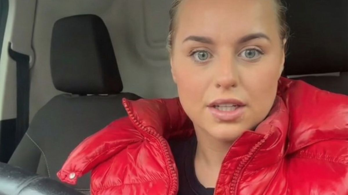 22-Year-Old Cleaner Shares Her Weekly Earnings and Surprises Countless People